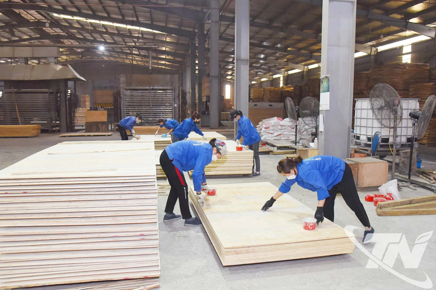 Khu công nghiệp Thanh Bình hiện tạo việc làm cho trên 1.000 lao động, chủ yếu là người địa phương.