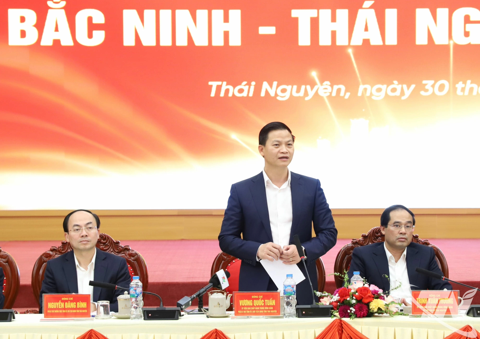 Đồng chí Chủ tịch UBND tỉnh Thái Nguyên Vương Quốc Tuấn phát biểu.