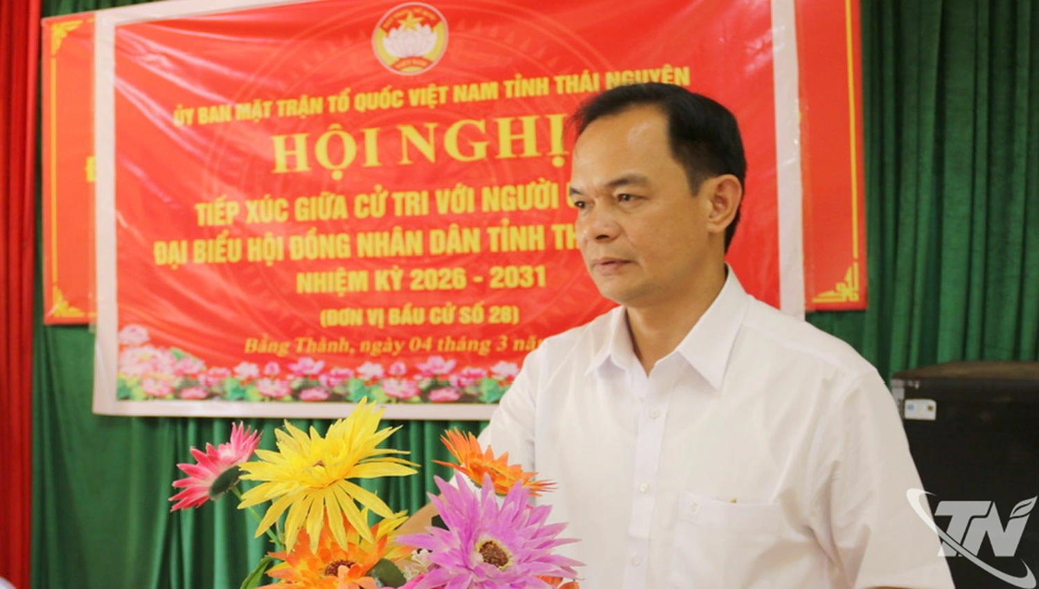 Ứng cử viên Trần Thị Lộc trình bày chương trình hành động tại Hội nghị.