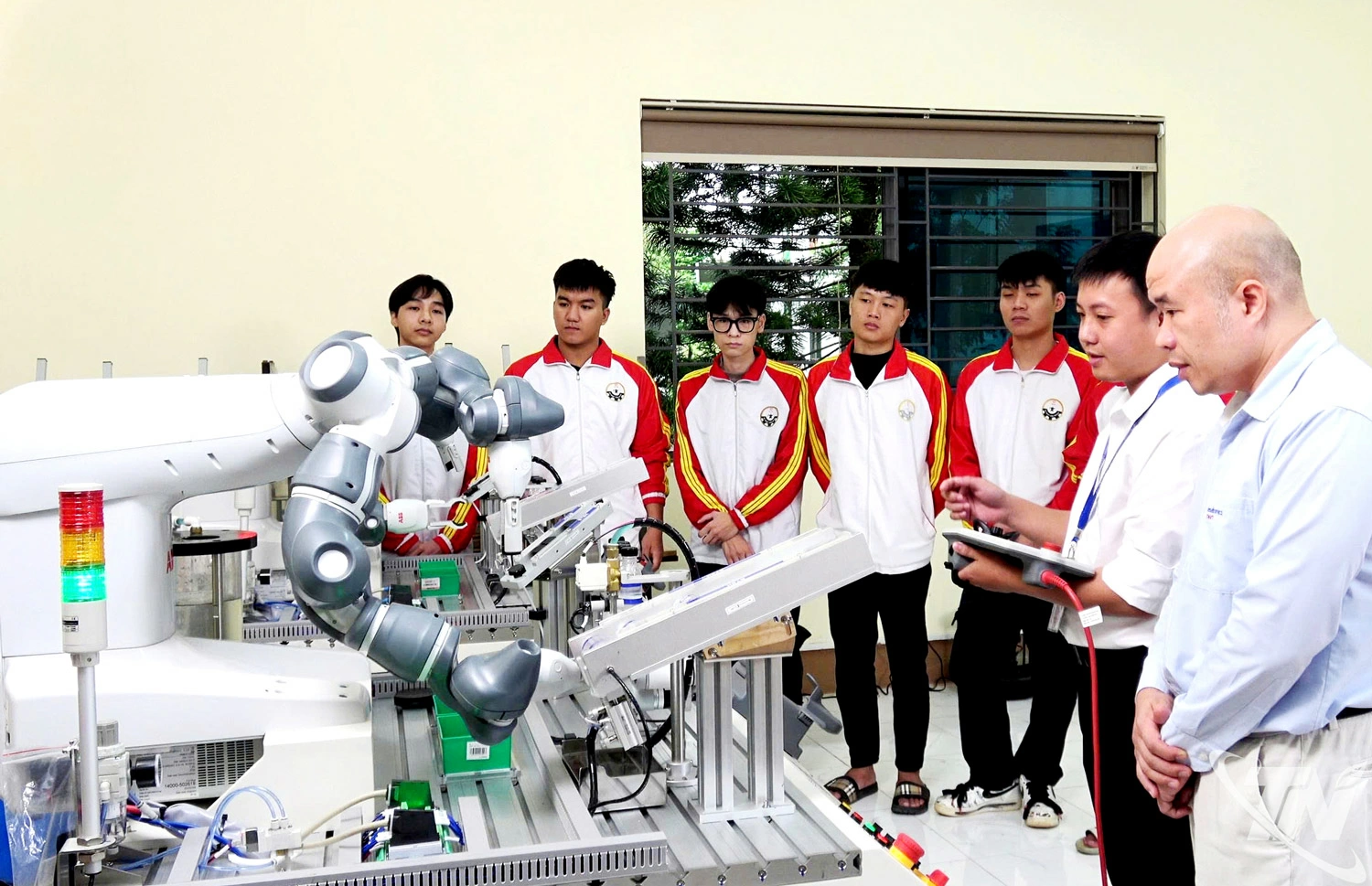 Các trường đại học trên địa bàn tỉnh chú trọng đẩy mạnh đào tạo nguồn nhân lực   chất lượng cao, phục vụ phát triển kinh tế số.