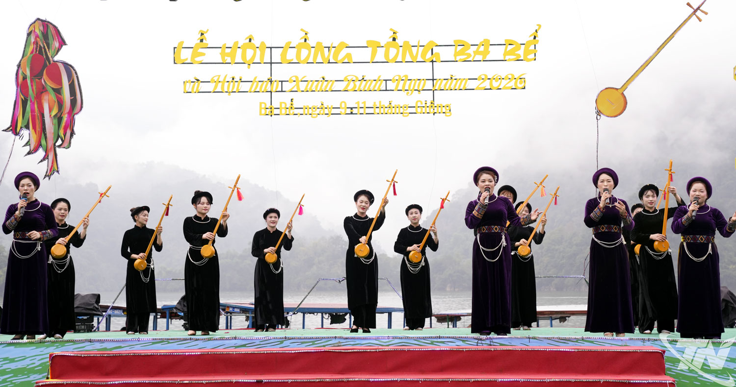 Chương trình nghệ thuật mang đậm bản sắc văn hóa trong buổi lễ khai mạc hội lồng tồng Ba Bể