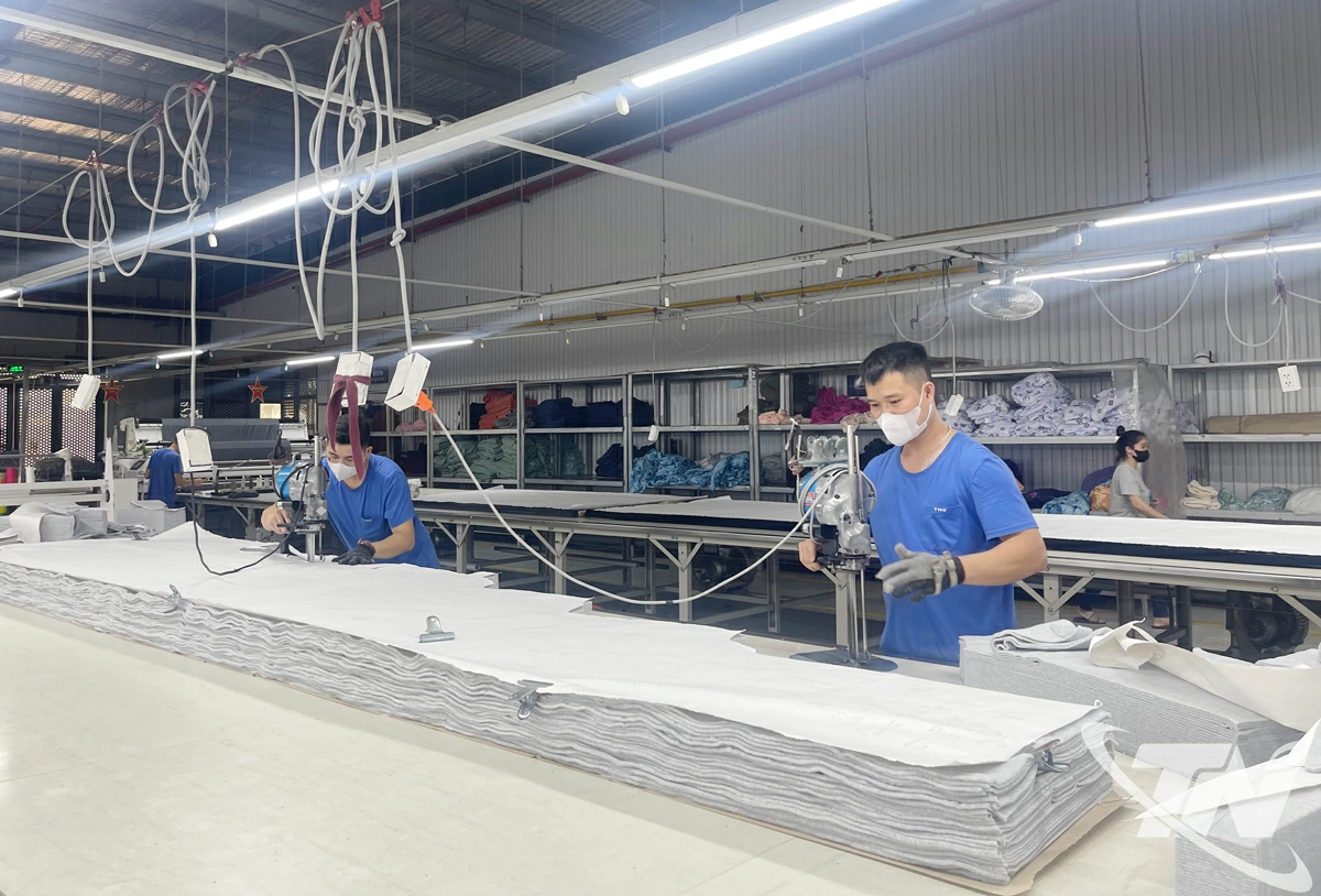 Nhiều lao động trên địa bàn phường Phổ Yên làm việc tại các khu công nghiệp, có thu nhập ổn định, đời sống ngày càng được nâng cao.