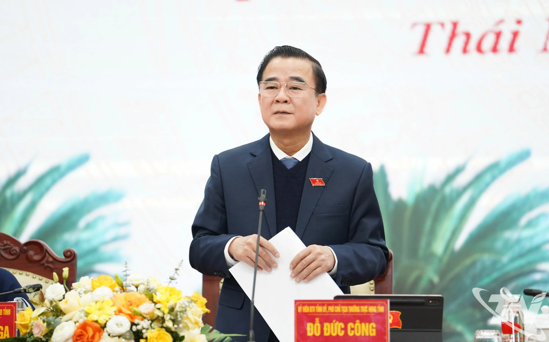 Đồng ch&iacute; Ph&oacute; Chủ tịch Thường trực HĐND tỉnh Đỗ Đức C&ocirc;ng điều h&agrave;nh phần thảo luận.