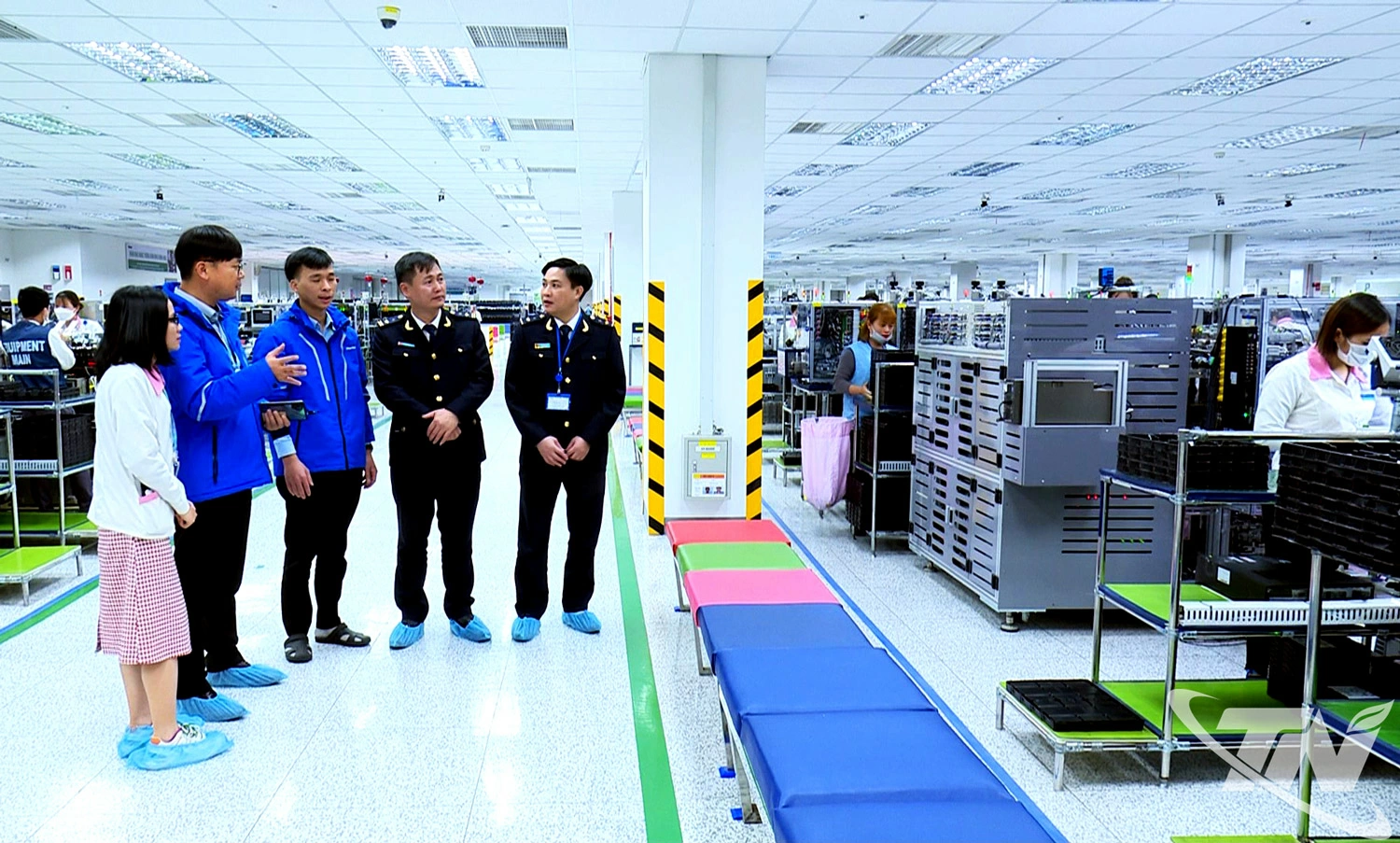 Hải quan Thái Nguyên dự ước trong 2 tháng đầu năm 2026, thu ngân sách từ hoạt động xuất nhập khẩu đạt 390 tỷ đồng, tăng 35% so với cùng kỳ năm 2025.