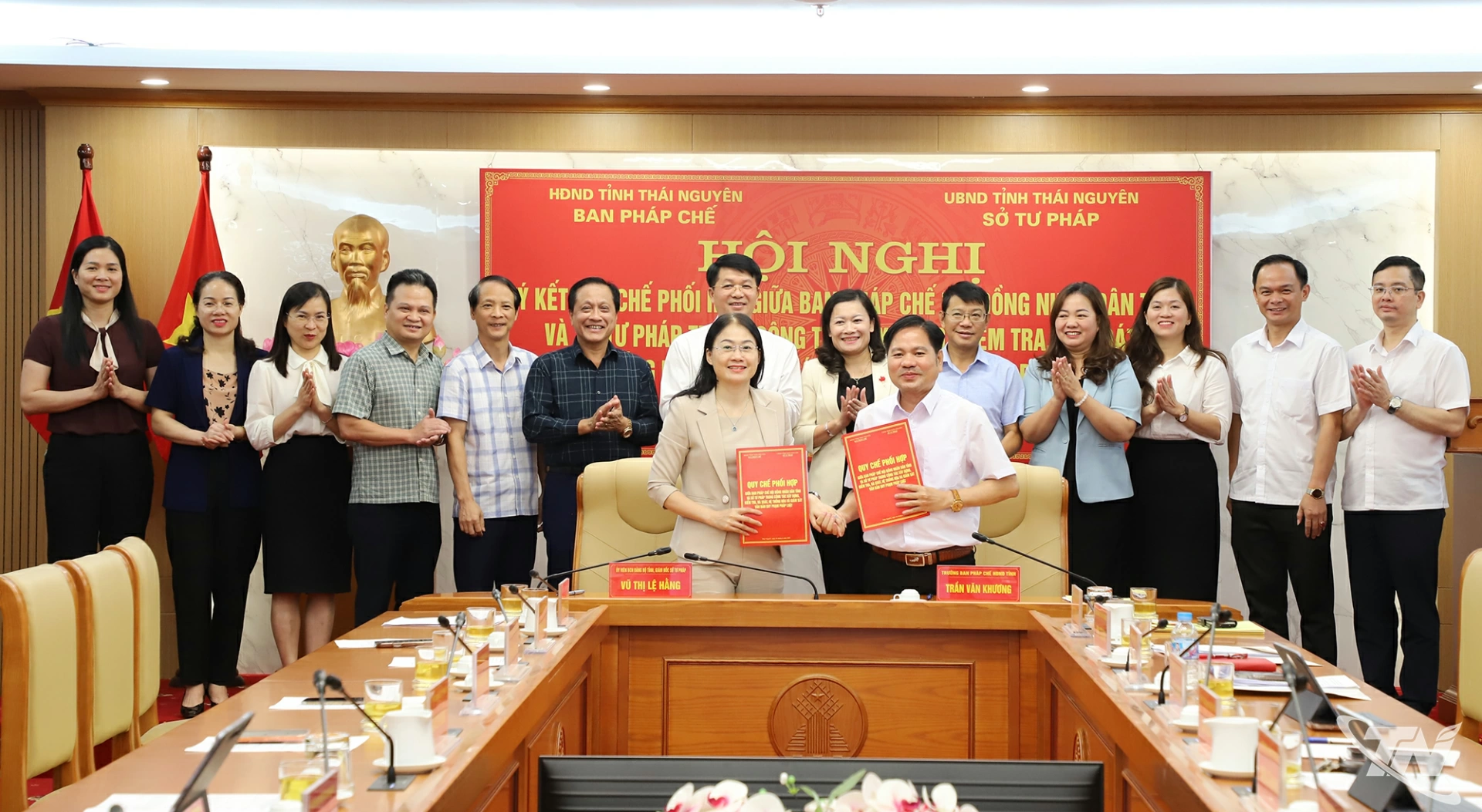Lãnh đạo Ban Pháp chế HĐND tỉnh và Sở Tư pháp đã ký kết Quy chế phối hợp.