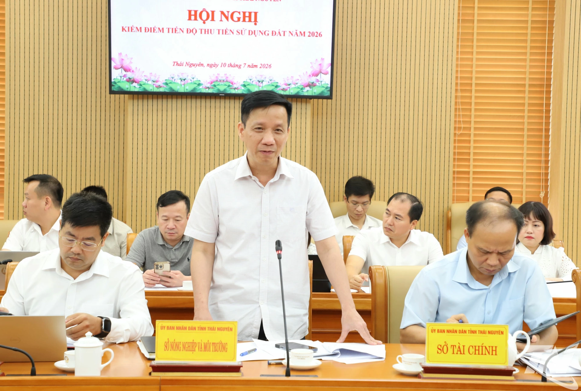 Đại biểu thảo luận, đề xuất giải pháp.