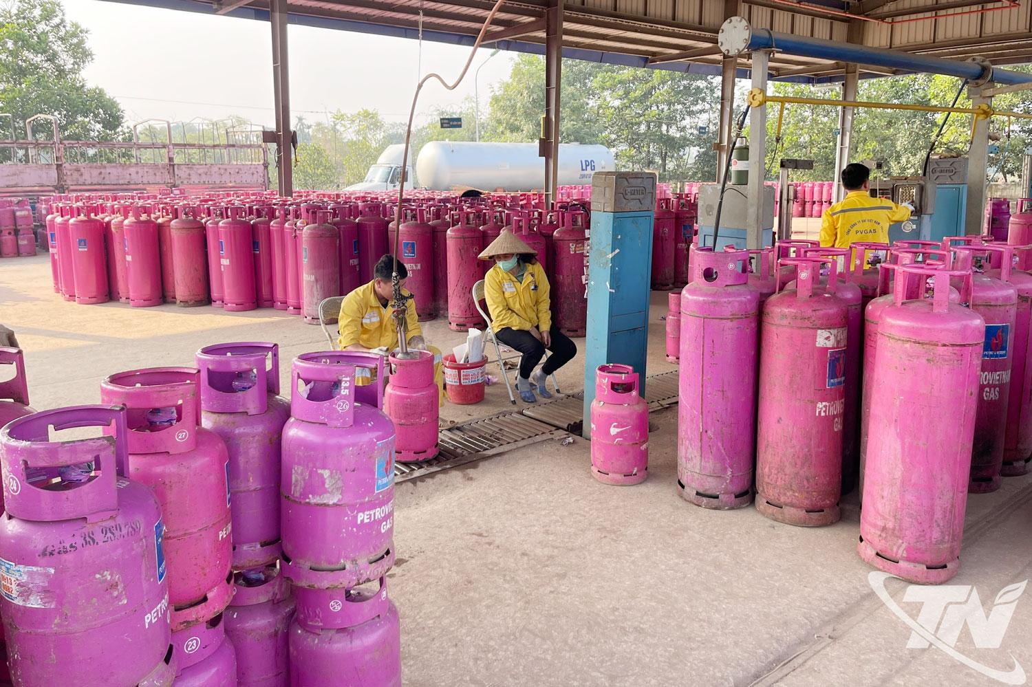 C&aacute;c đơn vị kinh doanh kh&iacute; h&oacute;a lỏng (gas) chủ động dự trữ, bảo đảm nguồn cung phục vụ thị trường dịp Tết.