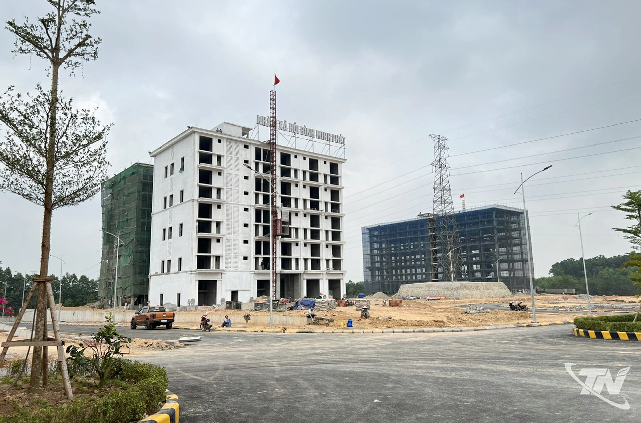 Dự án nhà ở xã hội Bình Minh Phát ở phường Tích Lương đang được    đẩy nhanh tiến độ thực hiện, phấn đấu hoàn thành 300 căn hộ theo   cam kết trong năm 2026.