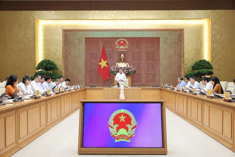 Thủ tướng Chính phủ Lê Minh Hưng chủ trì cuộc làm việc với Ngân hàng Nhà nước. Ảnh: VGP