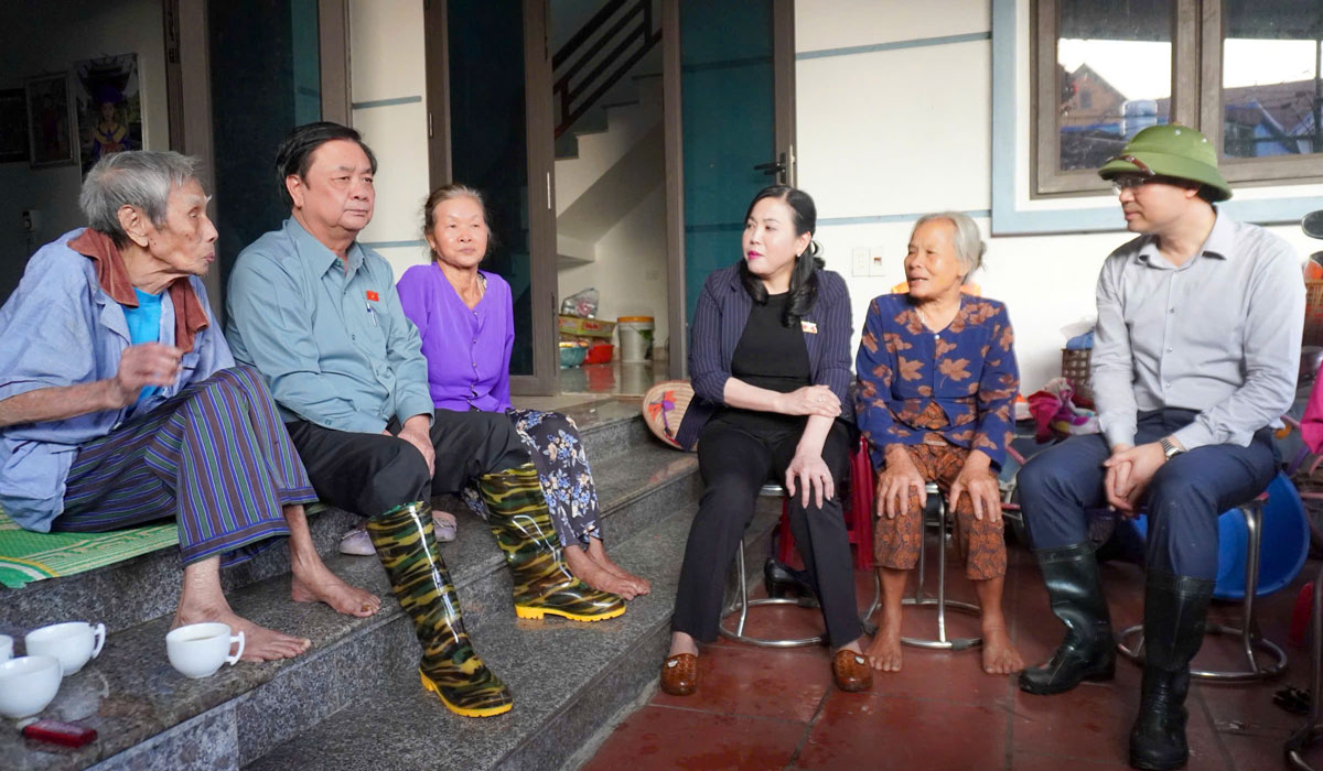 Đồng chí Phó Chủ tịch Quốc hội