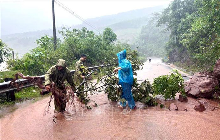 Một số địa phương miền Trung đã bị ảnh hưởng nặng nề bởi cơn bão số 10. Ảnh minh họa