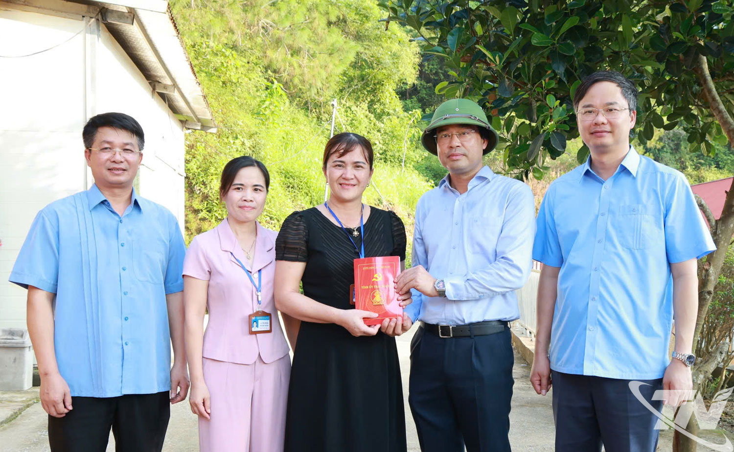 Trường Tiểu học và THCS Địa Linh.