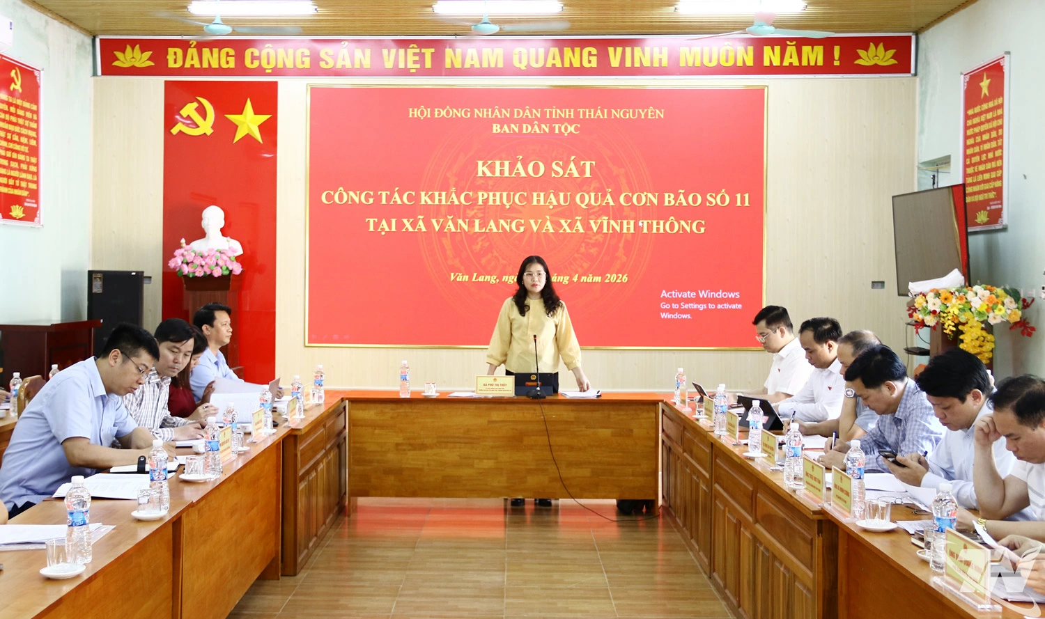 Đồng chí Phó Thị Thủy, Trưởng ban Dân tộc HĐND tỉnh phát biểu tại buổi làm việc.