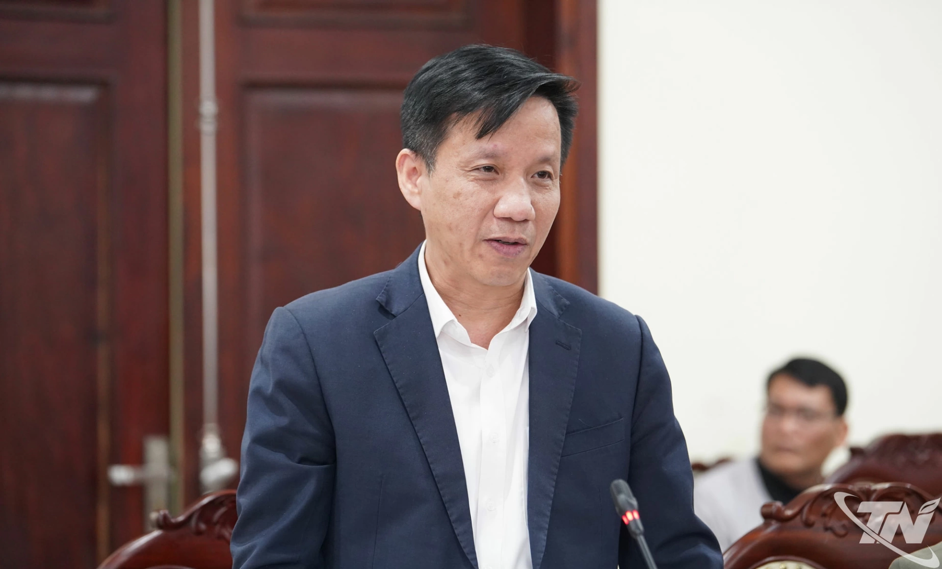 Lãnh đạo Sở Nông nghiệp và Môi trường phát biểu tại Phiên họp.