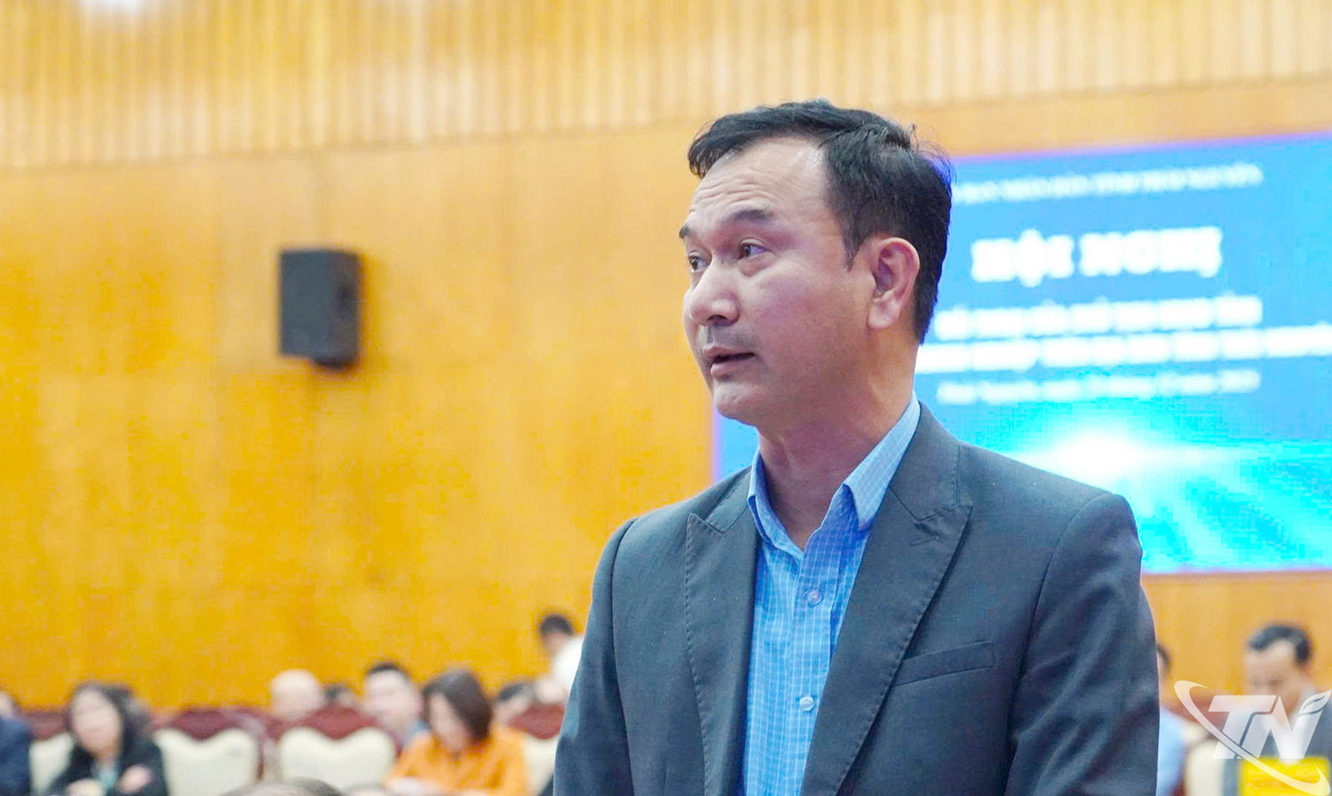 Lãnh đạo các cơ quan chuyên môn trao đổi ý kiến tại Hội nghị.