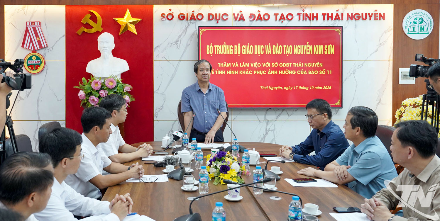 Bộ trưởng Bộ Giáo dục và Đào tạo Nguyễn Kim Sơn, cùng Đoàn công tác của Bộ làm việc với ngành Giáo dục và Đào tạo Thái Nguyên.