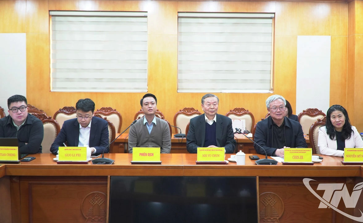 Đo&agrave;n Hiệp hội v&agrave; doanh nghiệp Trung Quốc tại buổi l&agrave;m việc.