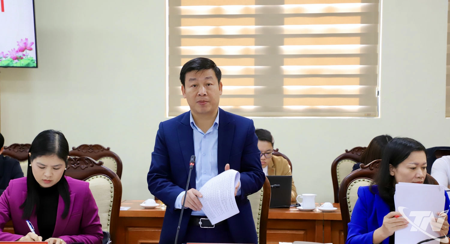 Đại biểu thảo luận tại Phi&ecirc;n họp