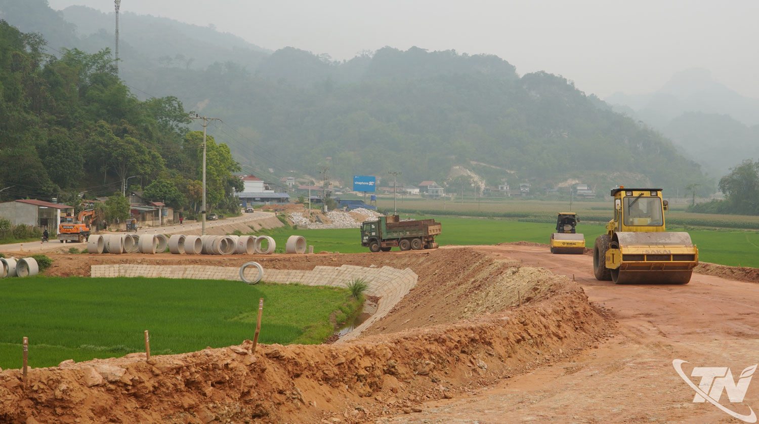 Các nhà thầu tập trung đẩy nhanh tiến độ thi công.
