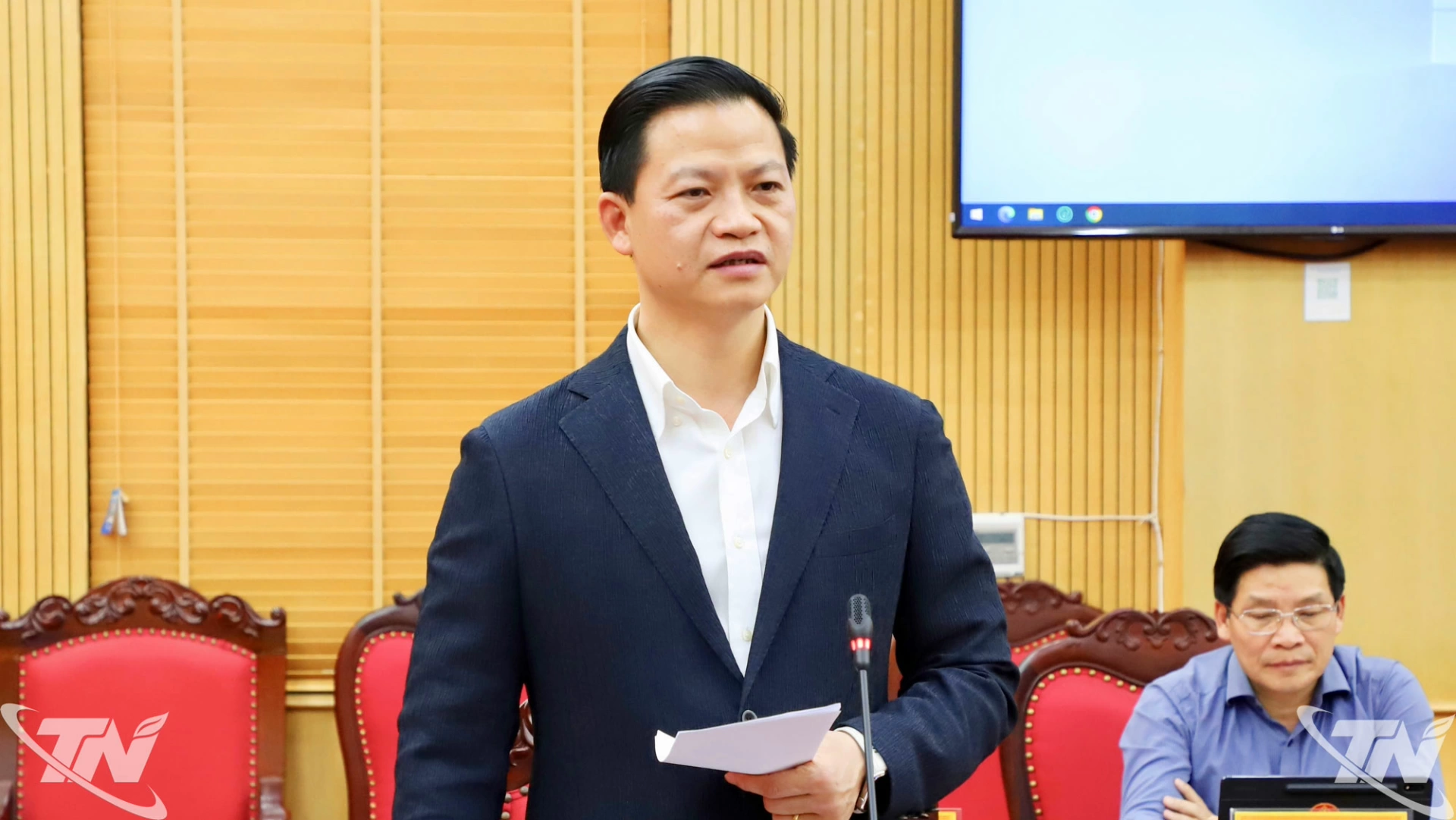 Đồng chí Chủ tịch UBND tỉnh Vương Quốc Tuấn phát biểu.