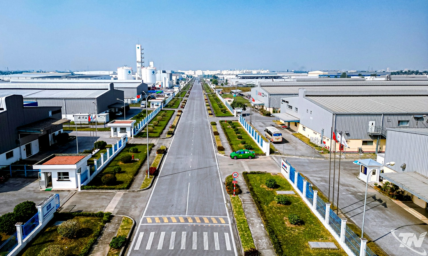 Xác định phát triển bền vững phải bắt đầu từ chất lượng môi trường đầu tư, tỉnh Thái Nguyên kiên trì ưu tiên hoàn thiện thể chế, cải thiện điều kiện sản xuất, kinh doanh và tập trung đầu tư hạ tầng công nghiệp theo hướng hiện đại.