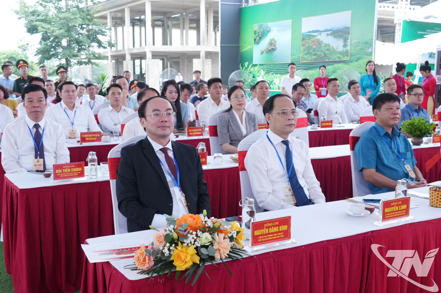 Đồng chí Phó Bí thư Thường trực Tỉnh ủy, Chủ tịch HĐND tỉnh Nguyễn Đăng Bình và các đại biểu dự Lễ khánh thành Tuyến đường liên kết, kết nối các tỉnh Thái Nguyên – Bắc Ninh – Phú Thọ (giai đoạn 1).