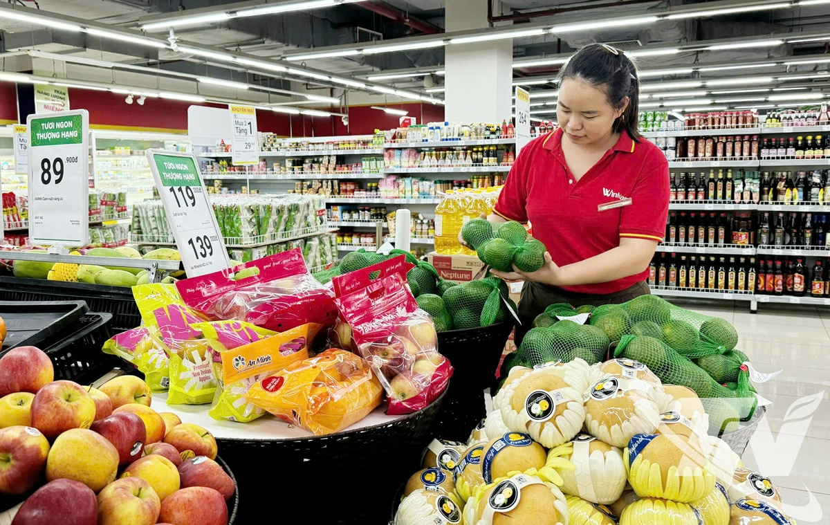 Lũy kế 10 tháng, bán lẻ hàng hóa chiếm khoảng 70% tổng doanh thu, với 59.675,3 tỷ đồng, tăng 13,2% so với cùng kỳ.