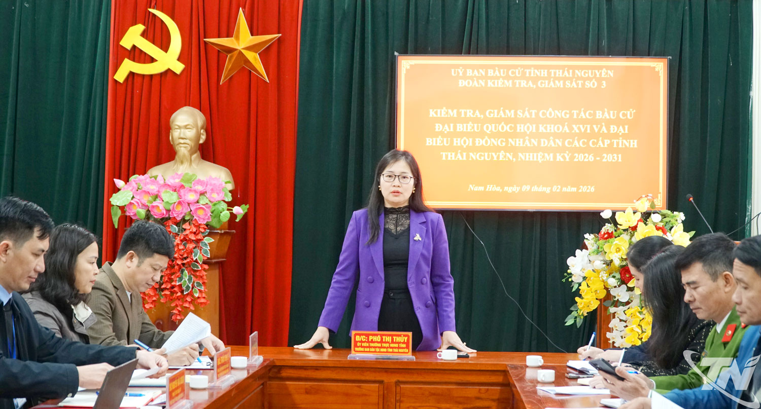 Đoàn kiểm tra, giám sát số 3, Ủy ban Bầu cử tỉnh kiểm tra công tác chuẩn bị bầu cử tại xã Nam Hòa.