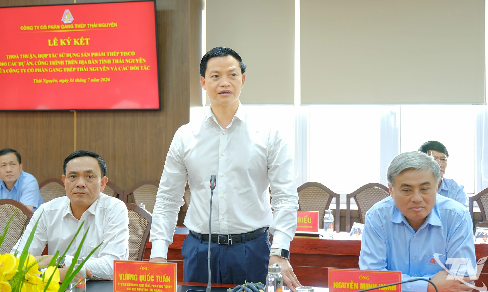 Đồng chí Chủ tịch UBND tỉnh Vương Quốc Tuấn phát biểu tại Lễ ký kết.