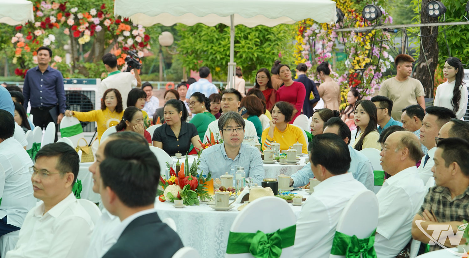 Đại biểu và đại diện các doanh nghiệp, hợp tác xã dự Chương trình.