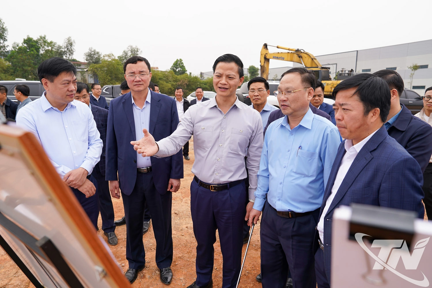 Đồng chí Chủ tịch UBND tỉnh Vương Quốc Tuấn kiểm tra, đôn đốc tiến độ thi công hạ tầng các khu công nghiệp phía nam của tỉnh để sẵn sàng đón làn sóng đầu tư FDI mới của năm 2026.