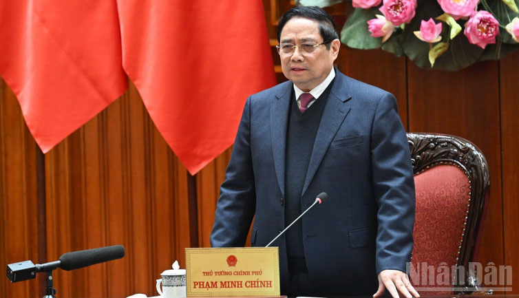 Thủ tướng Phạm Minh Ch&iacute;nh ph&aacute;t biểu &yacute; kiến chỉ đạo phi&ecirc;n họp.