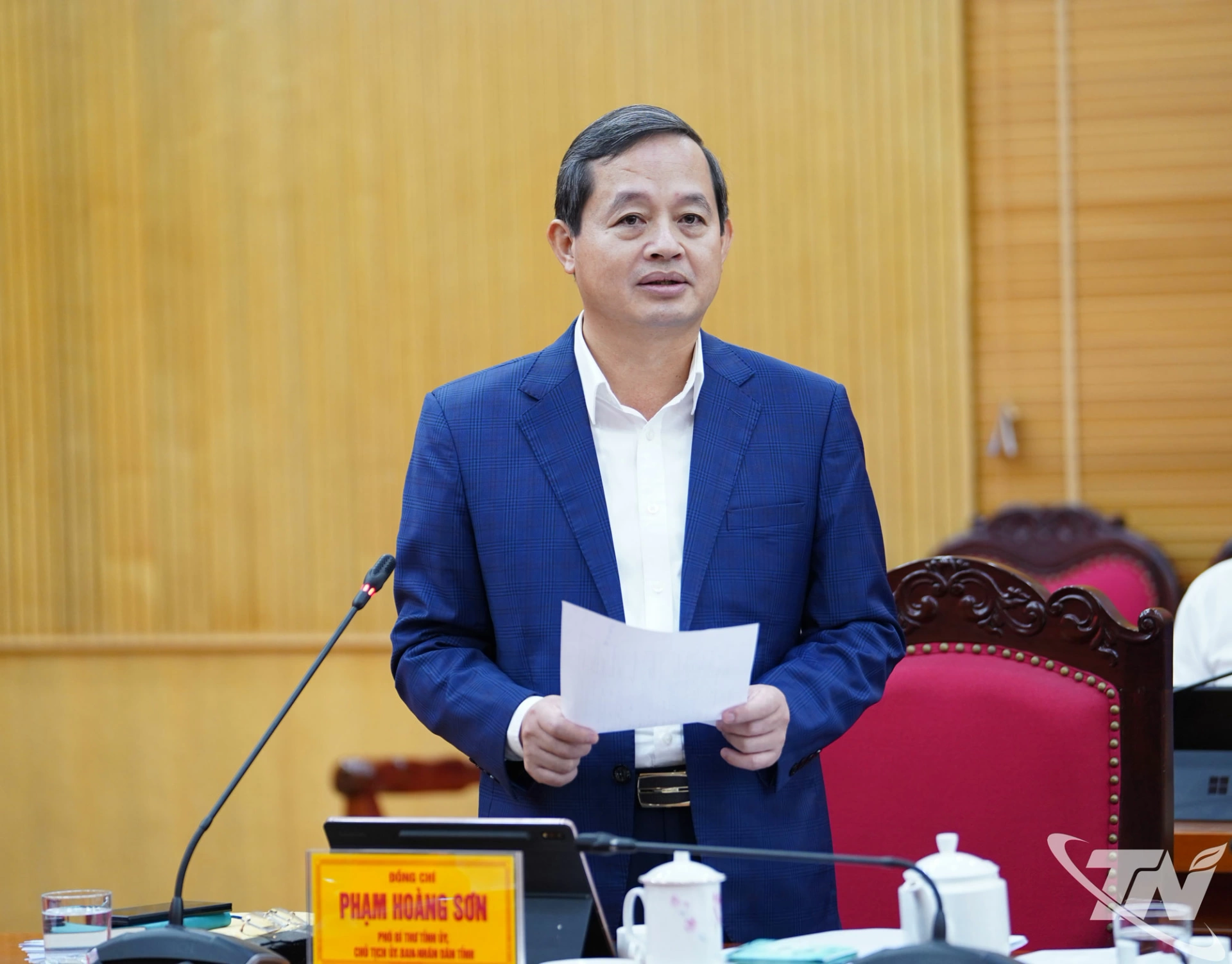 Đồng chí Phạm Hoàng Sơn, Phó Bí thư Tỉnh ủy, Chủ tịch UBND tỉnh, phát biểu tại Hội nghị.