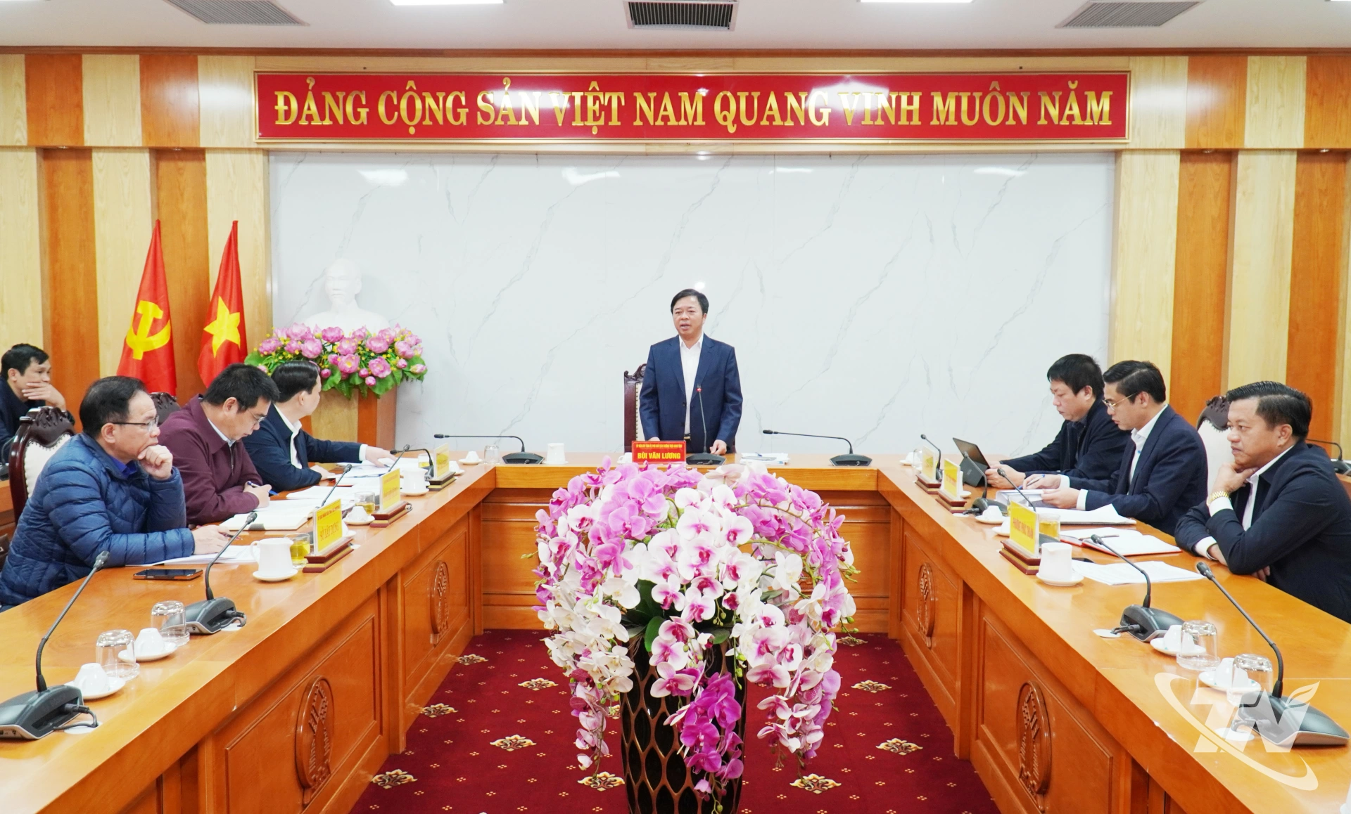 Đồng chí Phó Chủ tịch Thường trực UBND tỉnh Bùi Văn Lương chỉ đạo đẩy nhanh tiến độ các dự án xử lý rác thải gắn với phát điện.