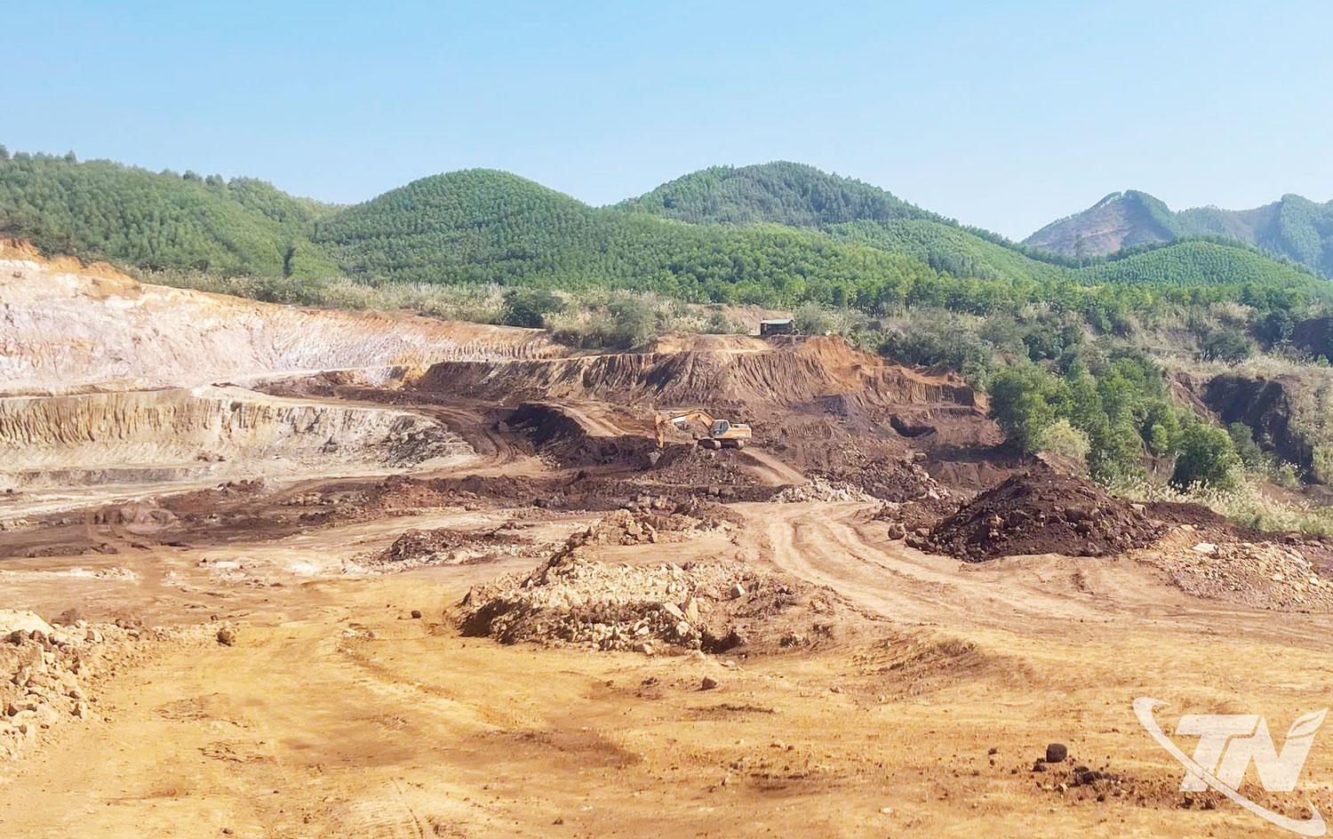 Mỏ sắt Tiến Bộ với trữ lượng tr&ecirc;n 19 triệu tấn, đang được khai th&aacute;c phục vụ   sản xuất th&eacute;p của C&ocirc;ng ty CP Gang th&eacute;p Th&aacute;i Nguy&ecirc;n. 