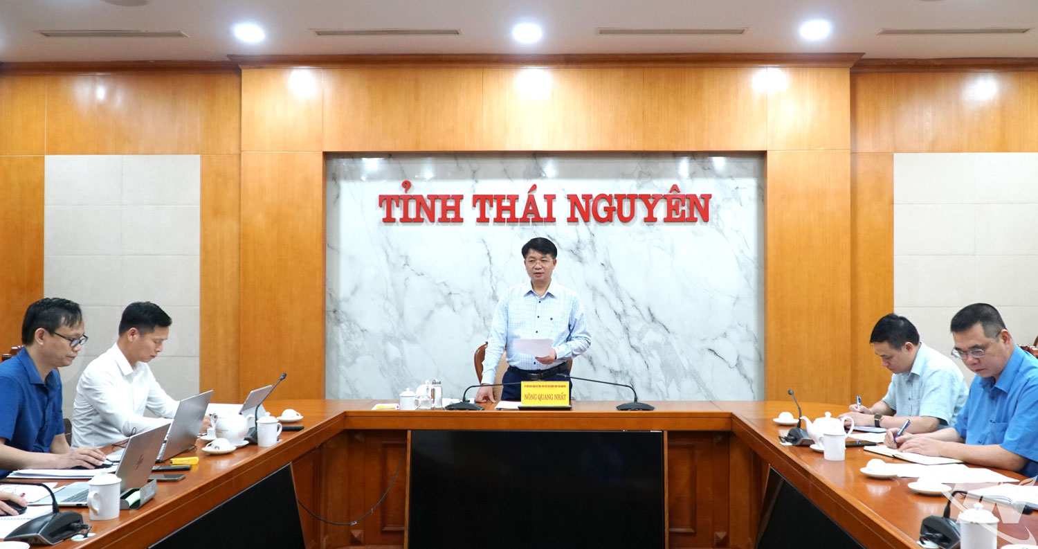 Đồng chí phó Chủ tịch UBND tỉnh Nông Quang Nhất chủ trì Hội nghị.