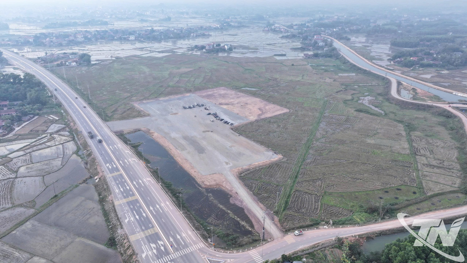 Đơn vị thi công đẩy nhanh tiến độ giải phóng mặt bằng thực hiện Dự án Khu công nghiệp Phú Bình.  