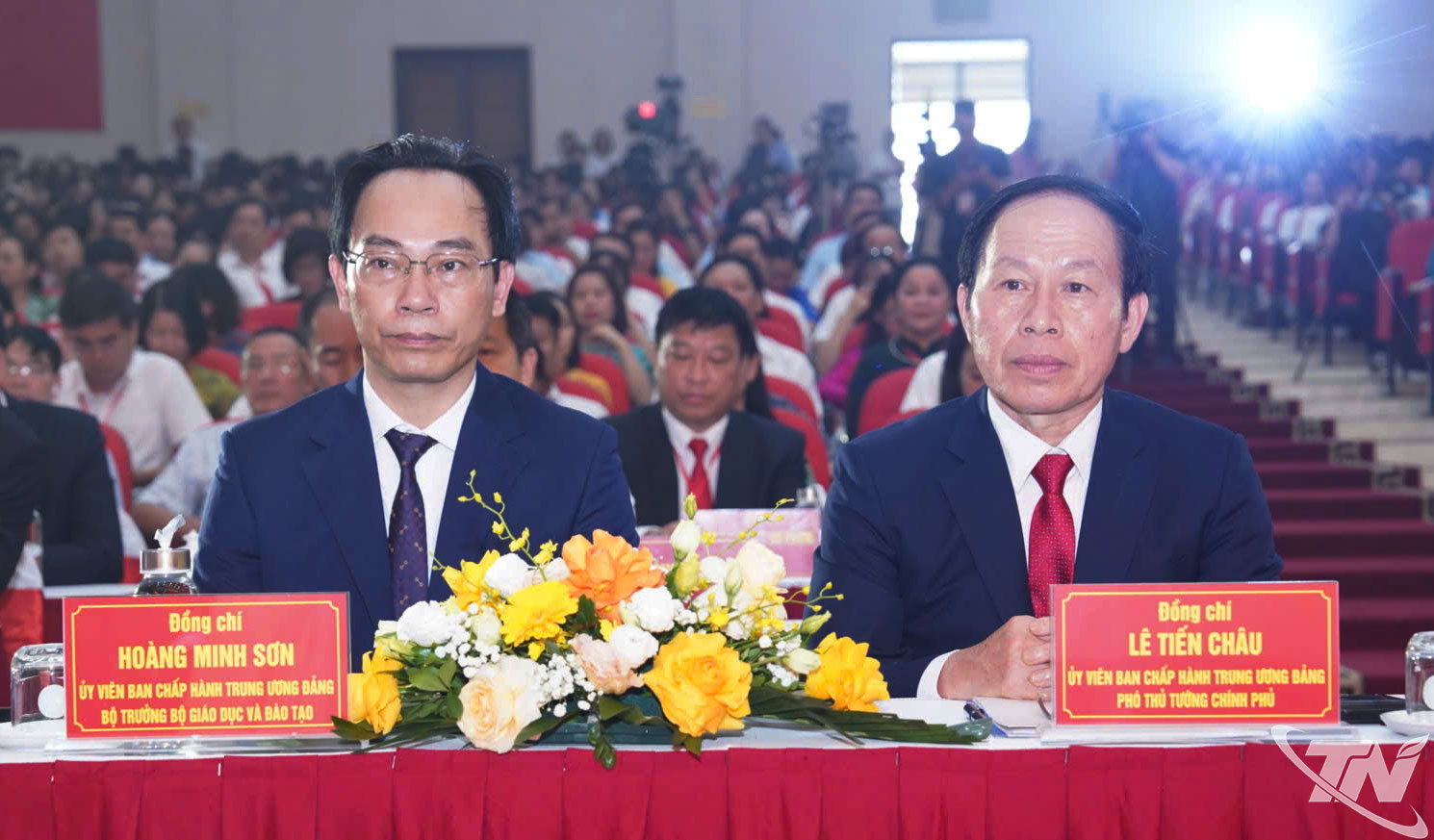 Phó Thủ tướng Chính phủ Lê Tiến Châu và Bộ trưởng Bộ Giáo dục và Đào tạo Hoàng Minh Sơn dự Lễ công bố.