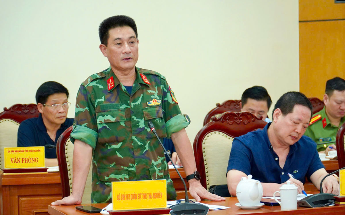 Lãnh đạo Bộ Chỉ huy quân sự tỉnh phát biểu tại Hội nghị.