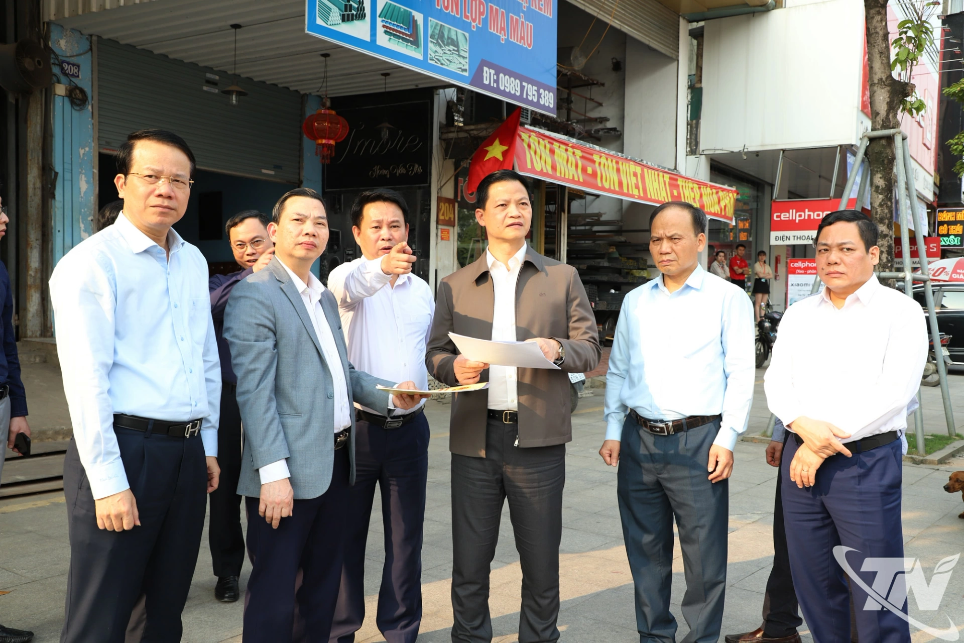 Các đồng chí lãnh đạo tỉnh khảo sát tại khu vực đường tròn Đồng Quang.