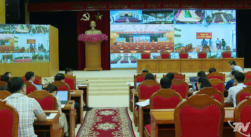 Quang cảnh buổi họp.