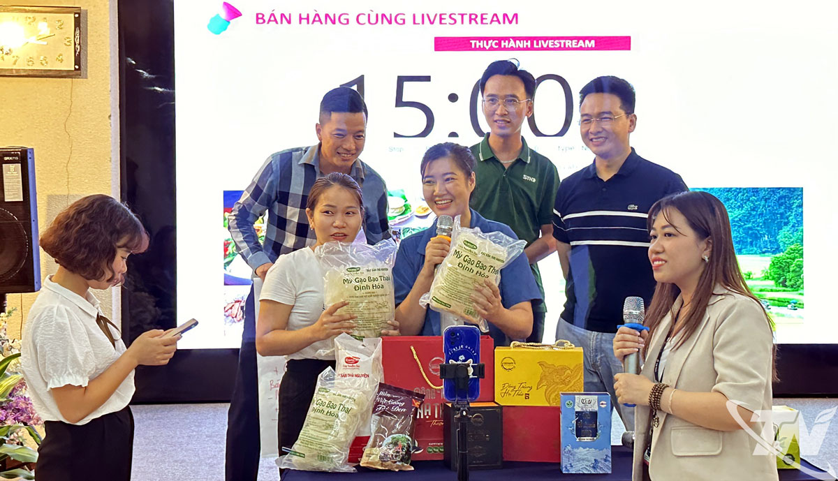 Sở Công Thương phối hợp với các đơn vị liên quan tập huấn kỹ năng kinh doanh trên nền tảng số, phát triển thương hiệu xây dựng hình ảnh cho các doanh nghiệp, HTX.