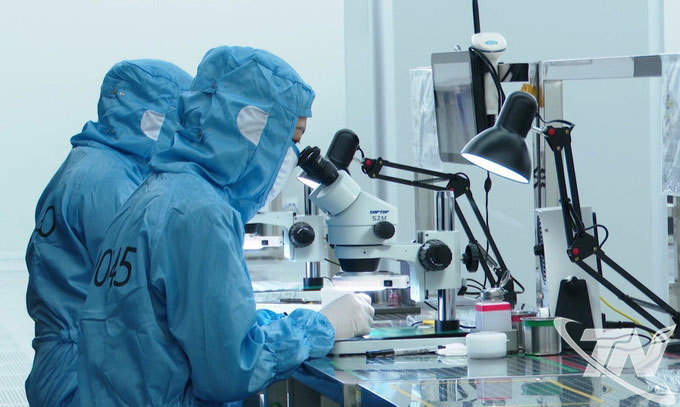 Sản xuất camera tại C&ocirc;ng ty TNHH Sunny Opotech Việt Nam.