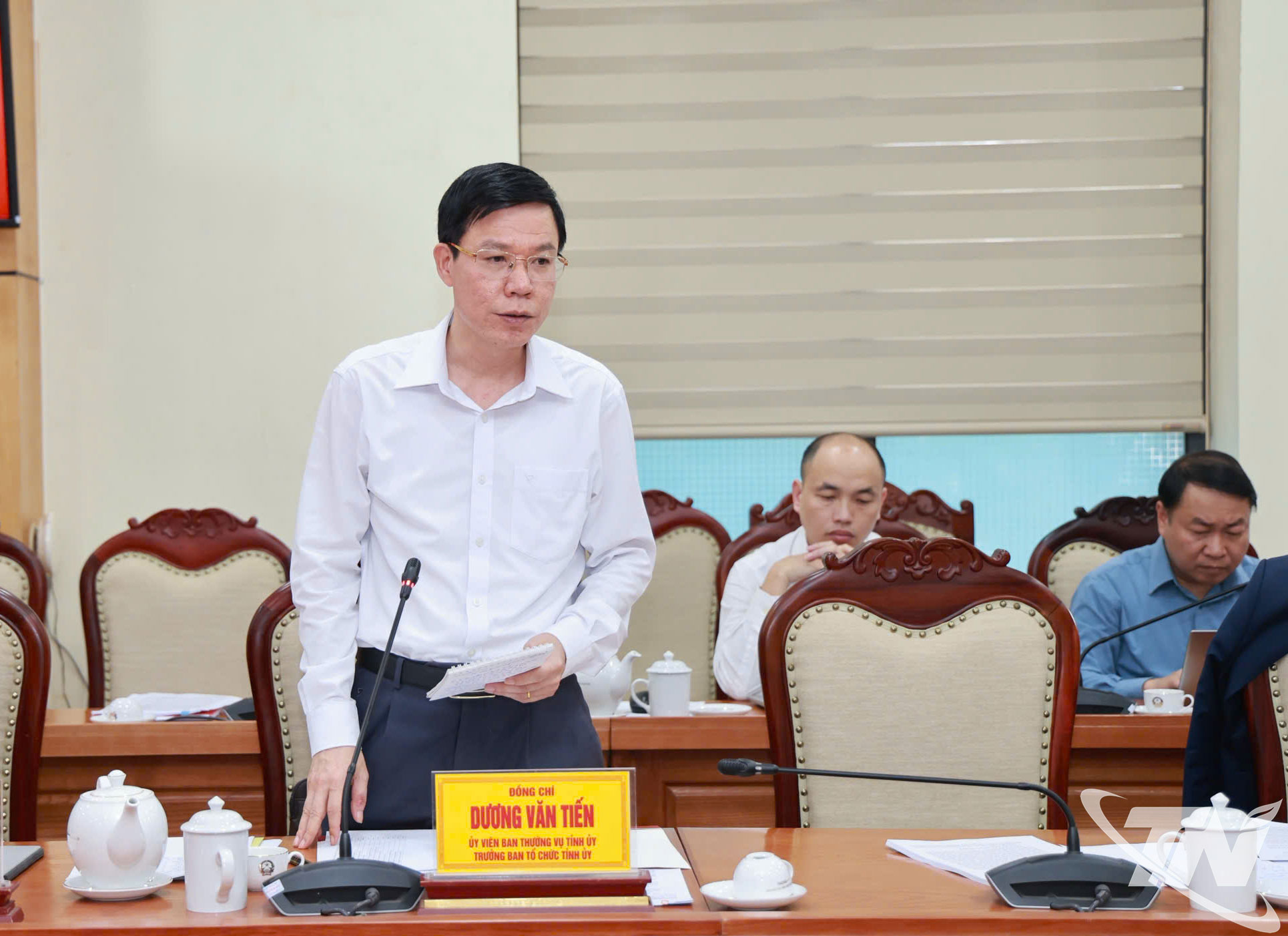 Đồng chí Trưởng Ban Tổ chức Tỉnh ủy Dương Văn Tiến phát biểu.