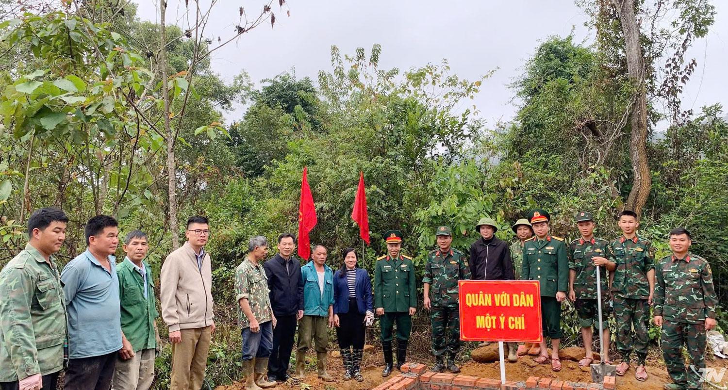 đồng thời khảo s&aacute;t thực tế c&aacute;c địa điểm Trung đo&agrave;n 246 đang triển khai hoạt động d&acirc;n vận tr&ecirc;n địa b&agrave;n.