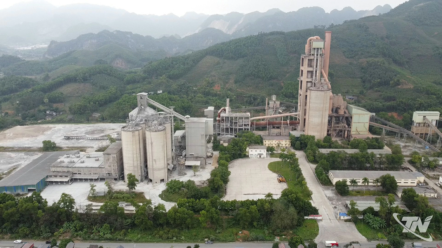 Từng đạt doanh thu gần 1.200 tỷ đồng/năm, Nhà máy Xi măng Quang Sơn  tạo việc làm cho hơn 500 lao động địa phương.