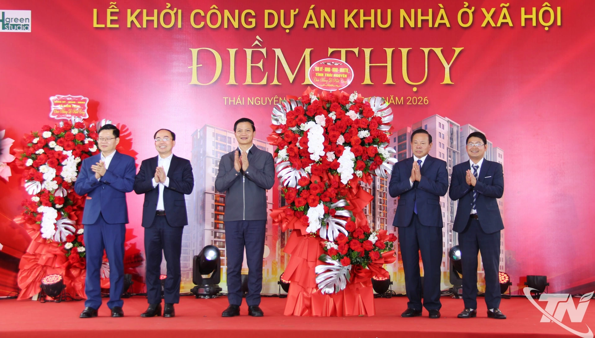 Các đồng chí lãnh đạo tỉnh Thái Nguyên chúc mừng chủ đầu tư Dự án.