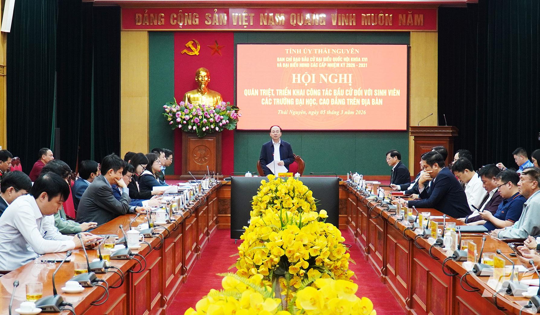 Đồng chí Nguyễn Đăng Bình chủ trì Hội nghị.