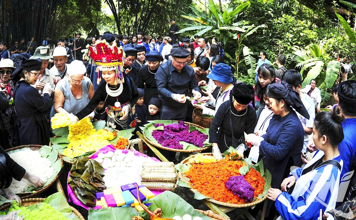 Công tác đối ngoại được đẩy mạnh góp phần thu hút đông đảo   du khách nước ngoài đến với Thái Nguyên.