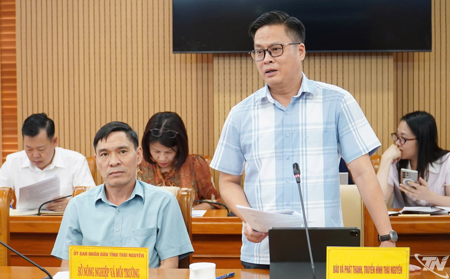 Đại diện Báo và Phát thanh, Truyền hình Thái Nguyên thảo luận, đóng góp ý kiến tại Hội nghị.